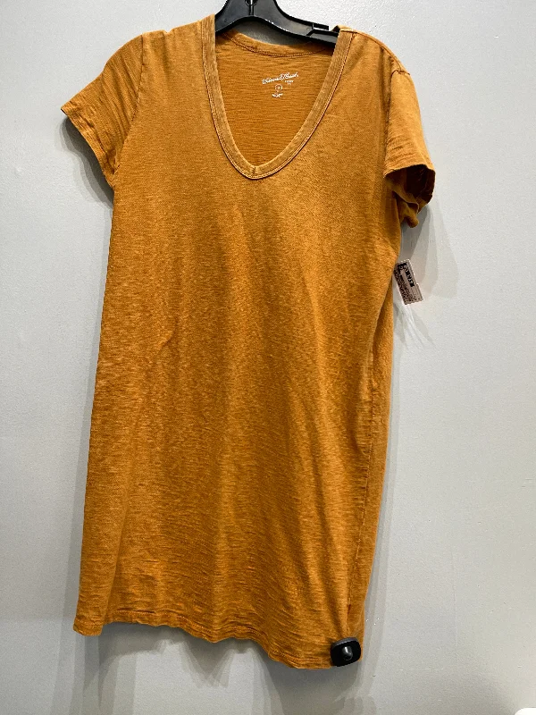Dress Short Short Sleeve By Universal Thread  Size: M