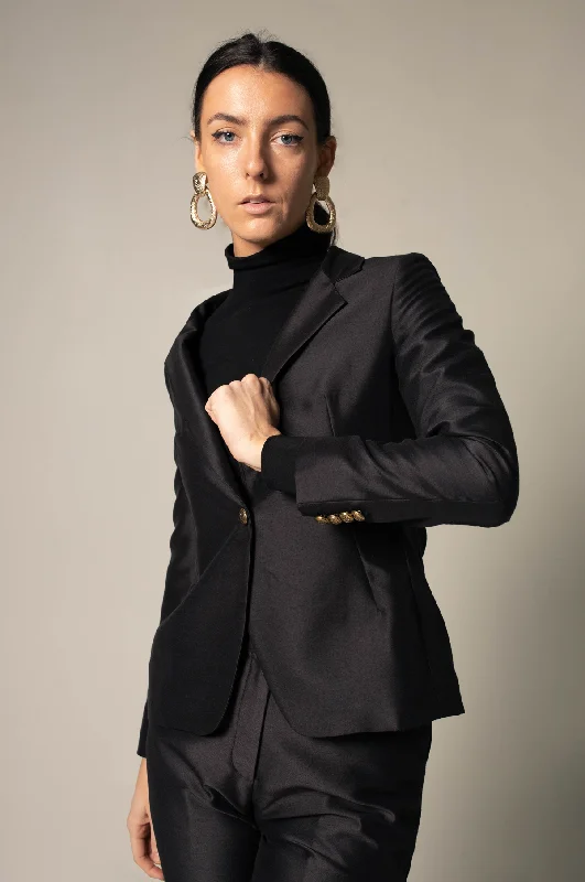 Women's Blazer/Suit in Black Women's Classic Blazer